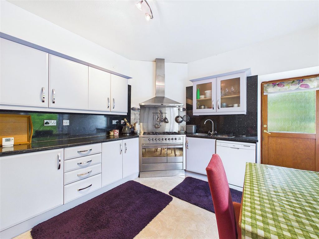 Property photo 2 of 19 Kitchen &amp; Dining Area