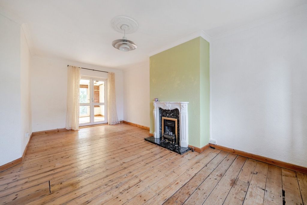 Property photo 2 of 19 Picture No. 17