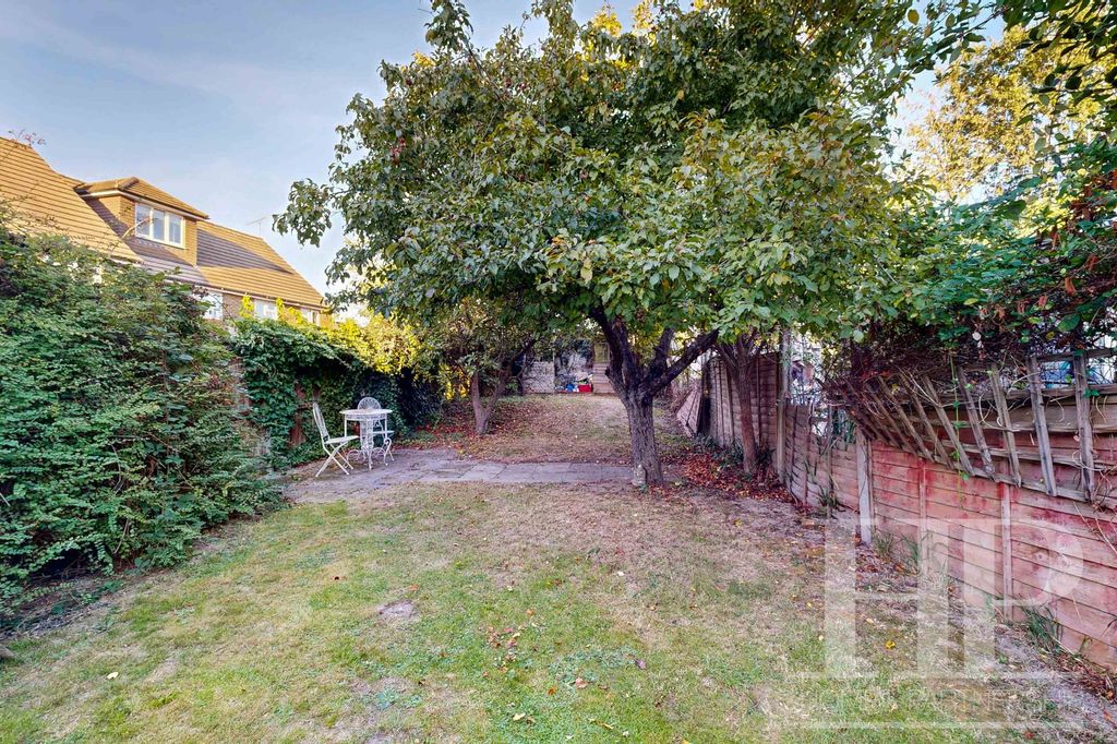 Property photo 2 of 23
