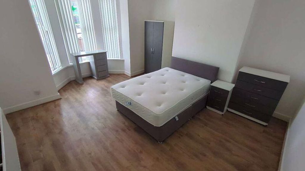 Property photo 1 of 9 A Spacious And Bright Large Double Bedroom, Perfec...