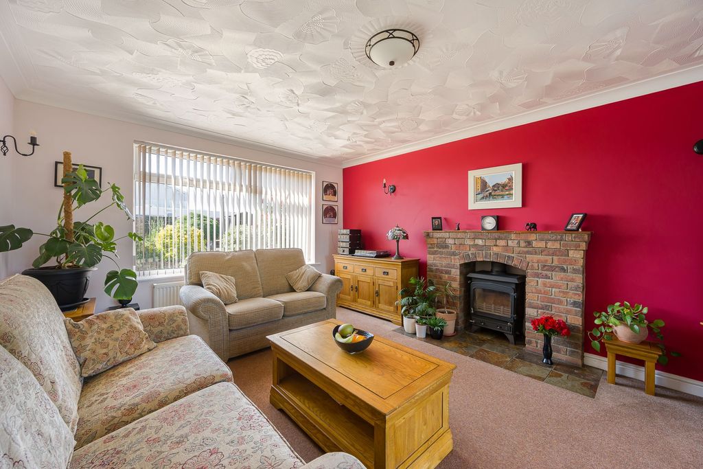 Property photo 2 of 35