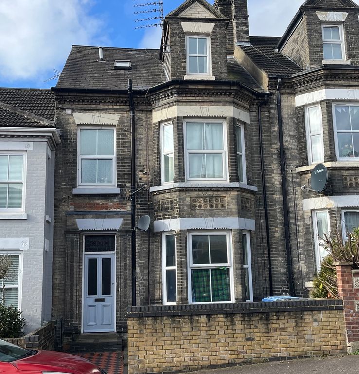 Property photo 1 of 8 Exterior