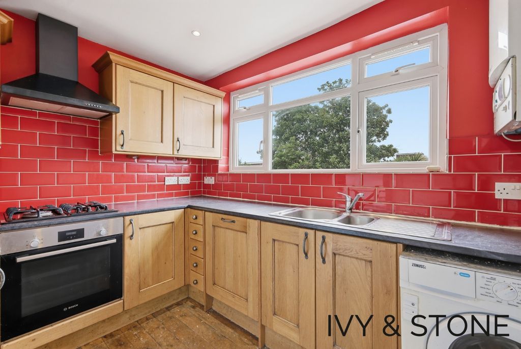 Property photo 3 of 15 4514872