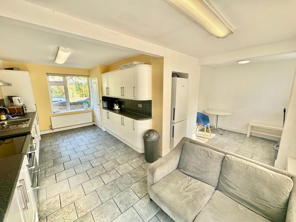 Property photo 2 of 15 Image