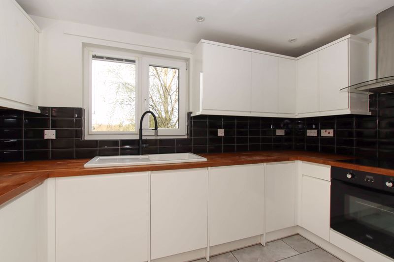 Property photo 2 of 11 Photo 7