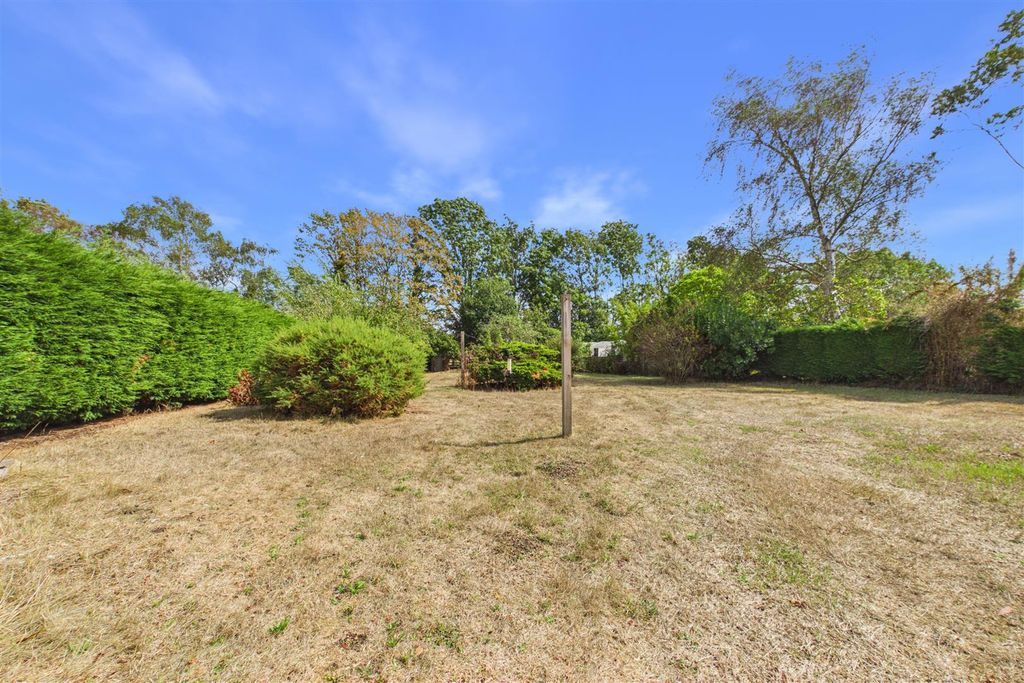 Property photo 2 of 16 Cam04235G0-Pr0216-Still001.Jpg