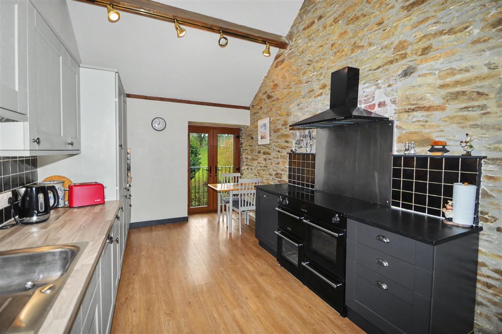 Property photo 3 of 20 Kitchen Breakfast Room