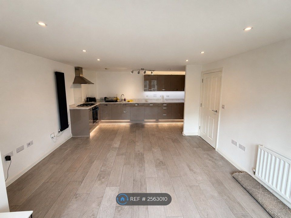Property photo 2 of 11 Lounge/Kitchen