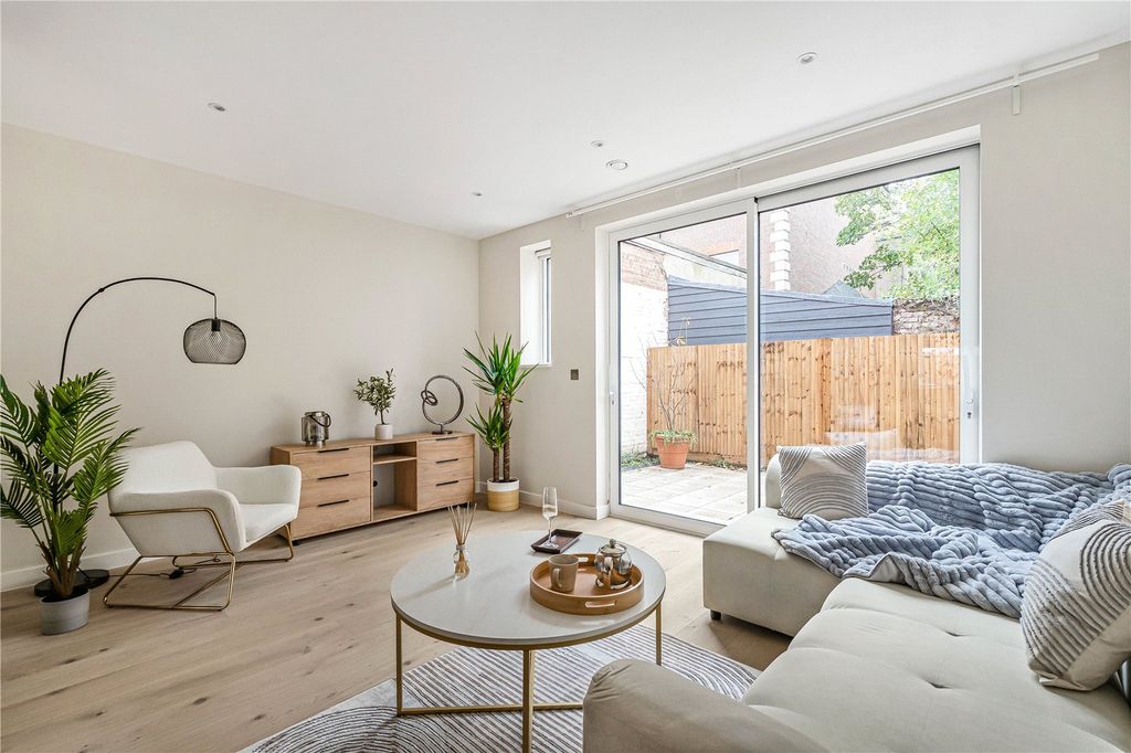 Property photo 1 of 10 Picture No. 20