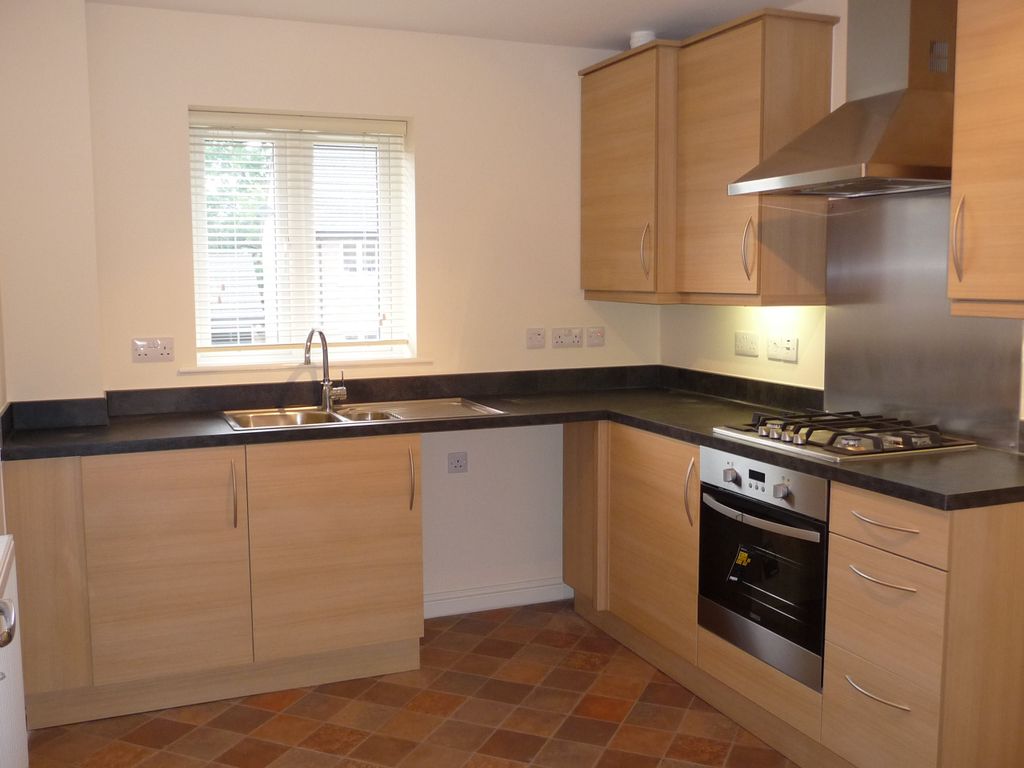 Property photo 2 of 6 Kitchen