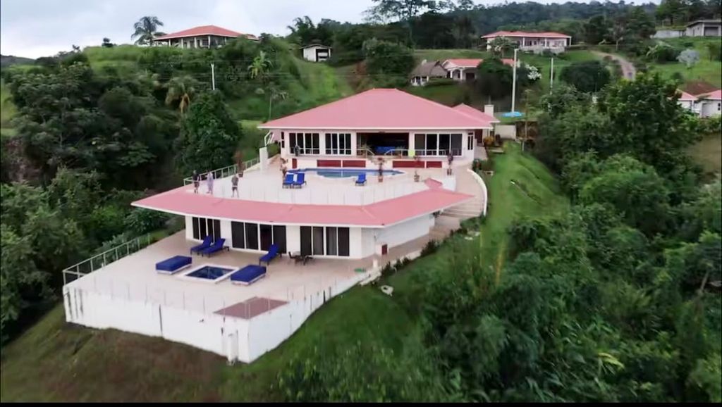 Property photo 3 of 30