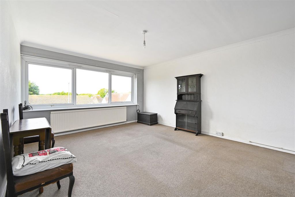 Property photo 2 of 9 Cooden-Sea-Road-Tn394Sl (6).Jpg