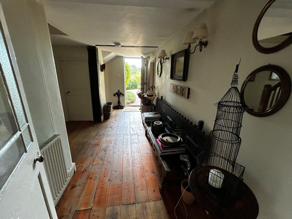 Property photo 2 of 31 Picture No. 13