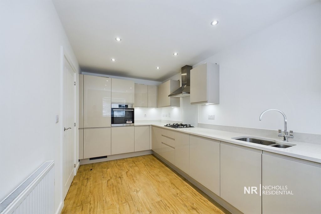 Property photo 2 of 17 Kitchen