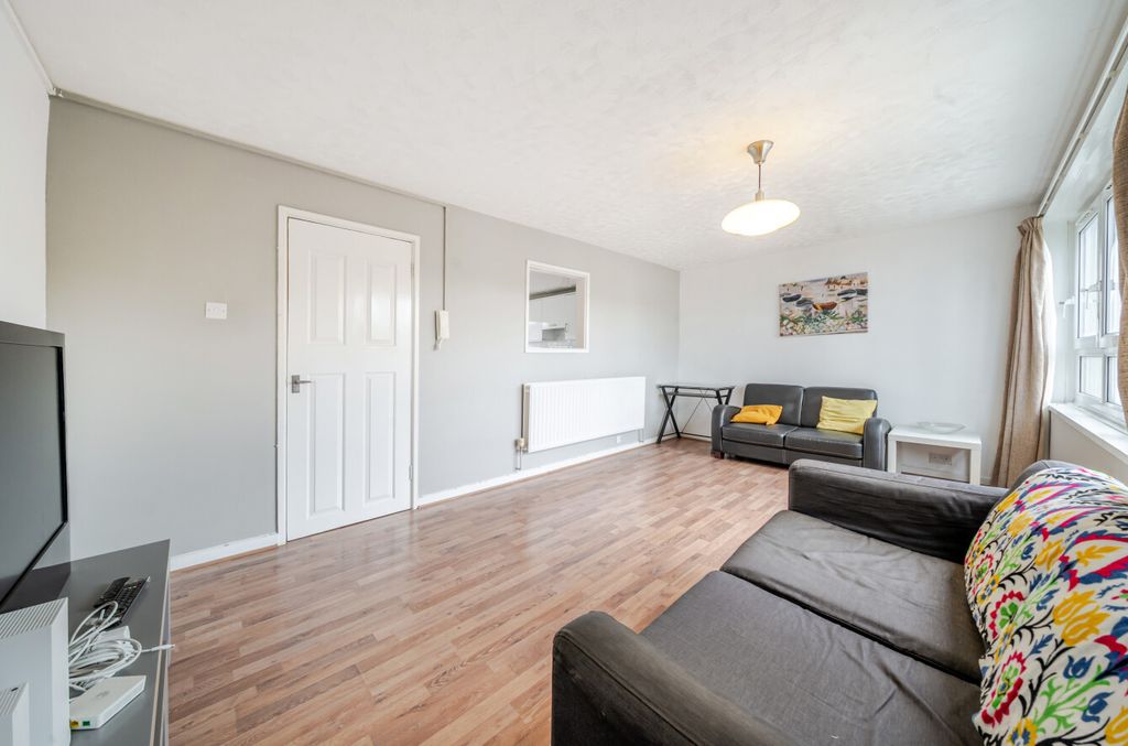 Property photo 2 of 13 1371563-10-68F77E...