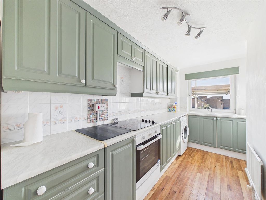 Property photo 2 of 11 Cam03844G0-Pr0433-Still010.Jpg