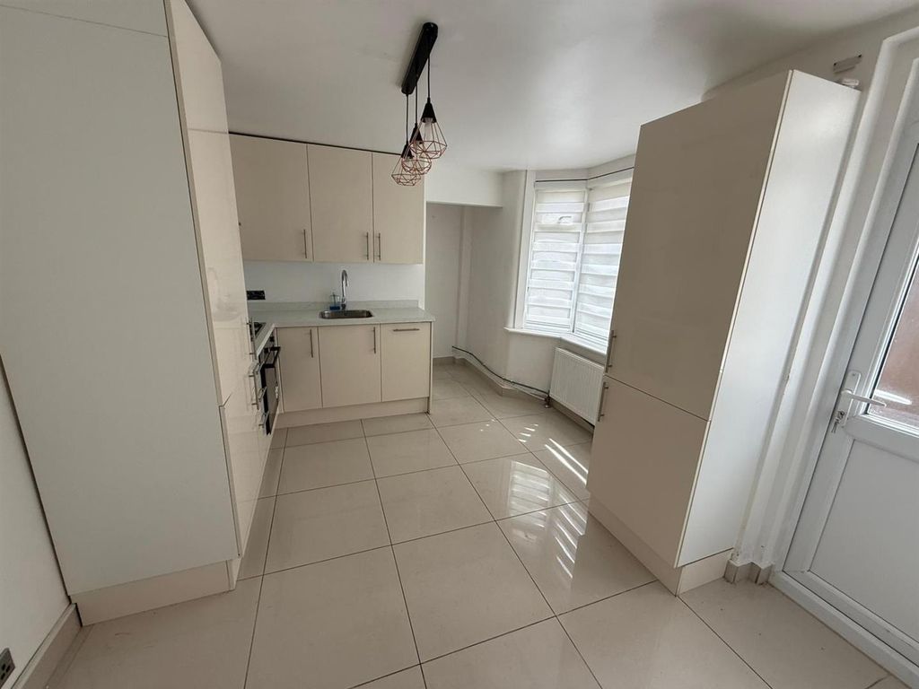 Property photo 3 of 9 1.Jpg