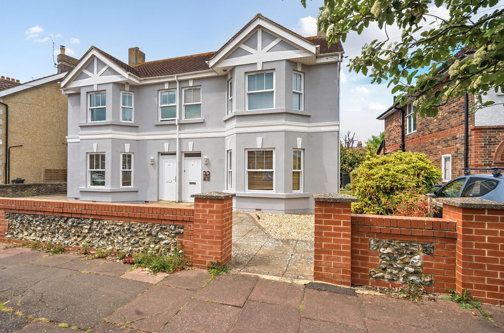 Property photo 1 of 15 1463002-4-6A04762...