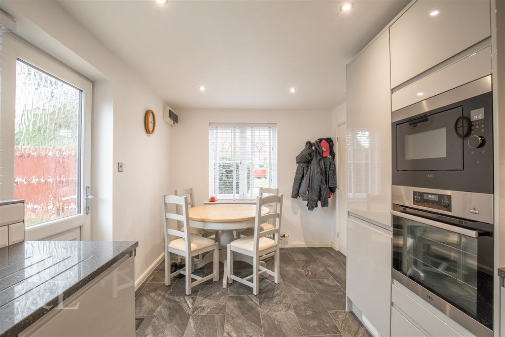 Property photo 3 of 20 1 Glenalmond Close (7).Jpg