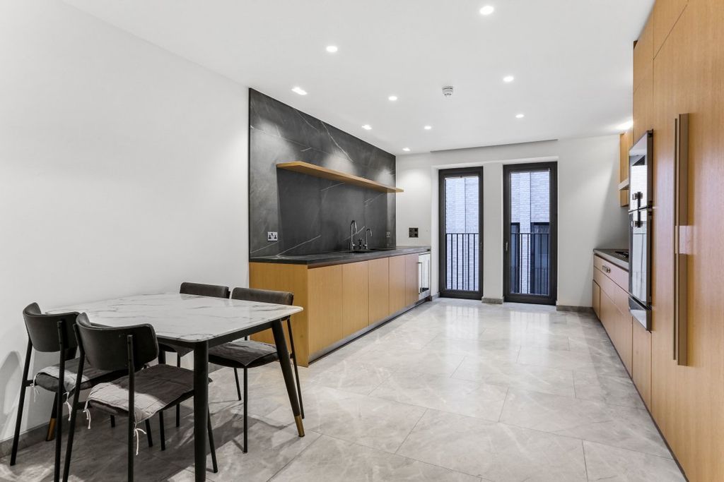 Property photo 3 of 29