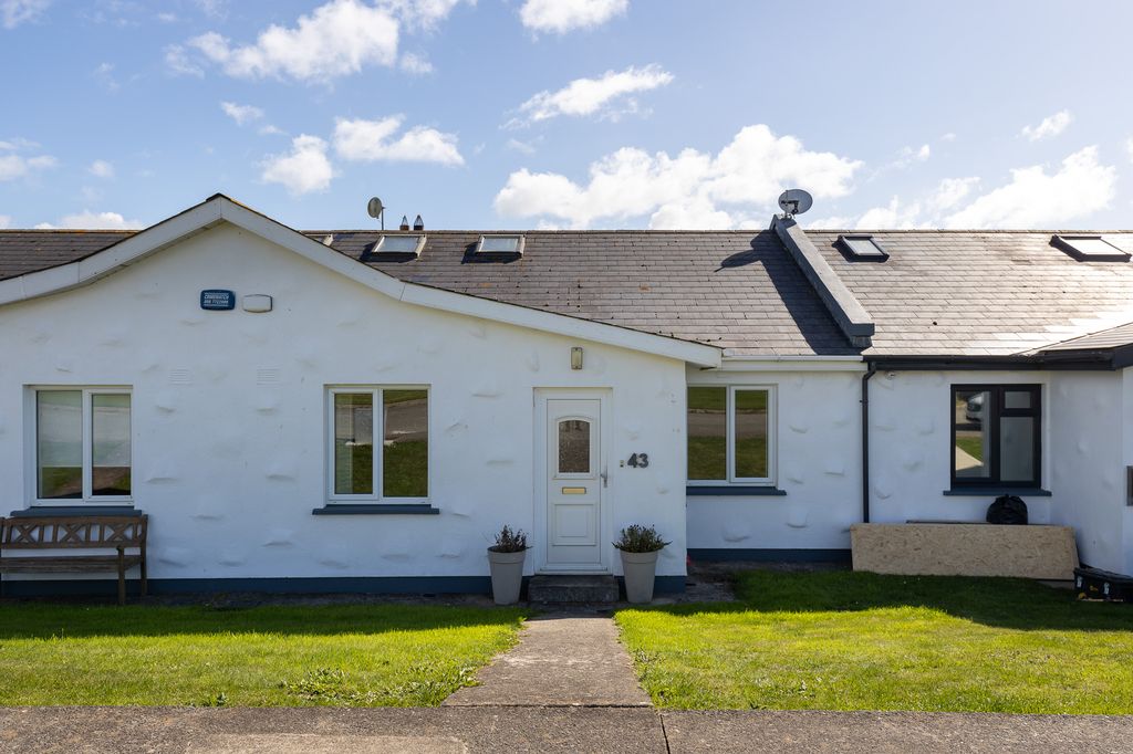 Property photo 1 of 37