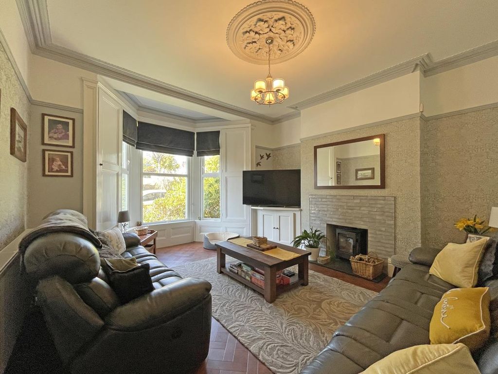 Property photo 3 of 28 Lipson Road 90 - Living Room.Jpg