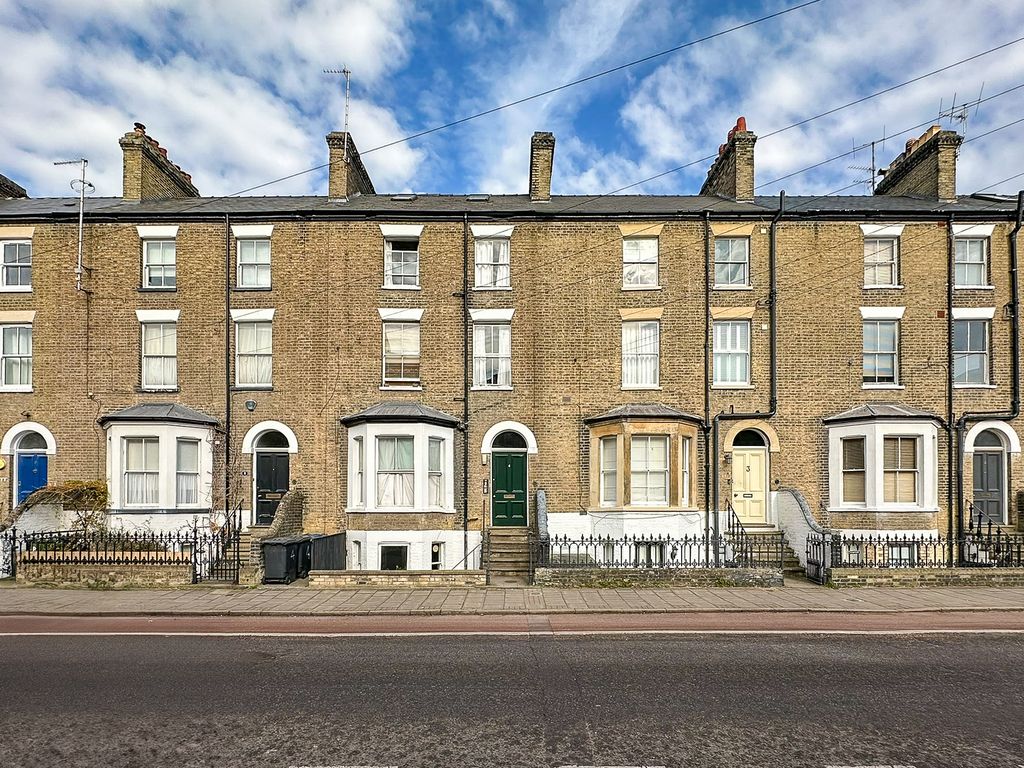 Property photo 1 of 14 External Front 2