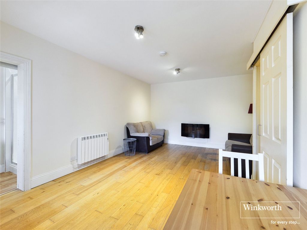 Property photo 3 of 7 Picture No. 20