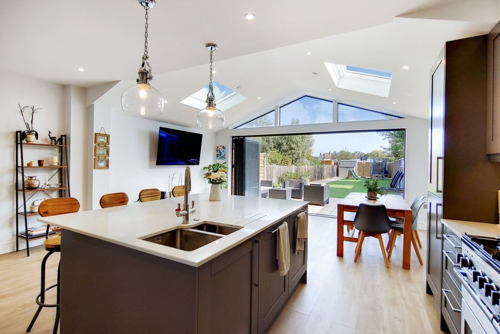 Property photo 1 of 17 Picture No. 04