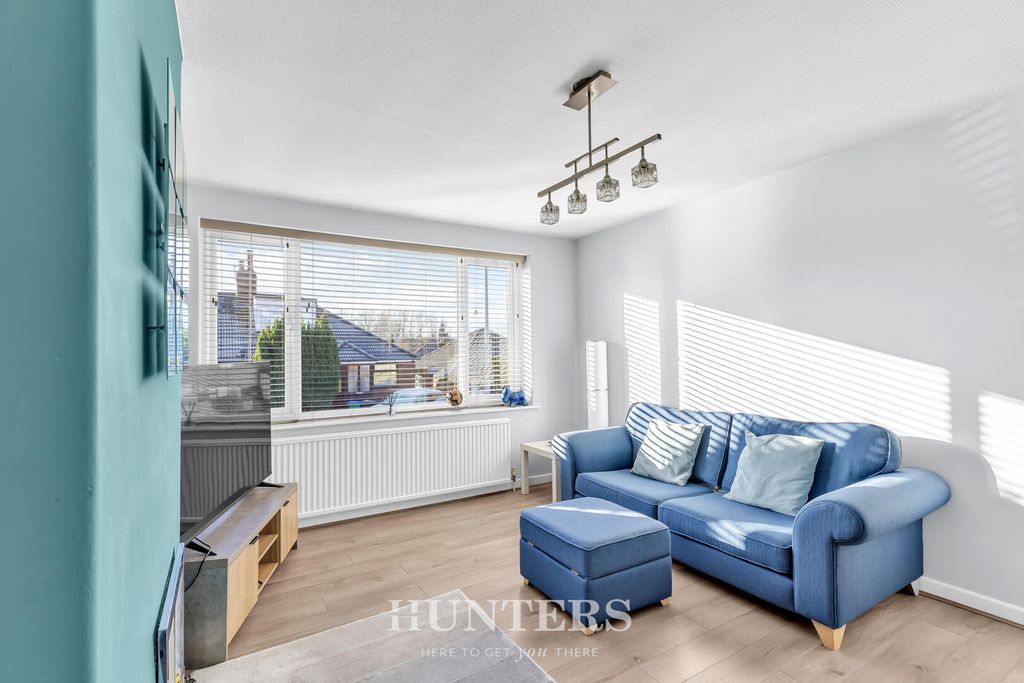 Property photo 3 of 18 Living Room