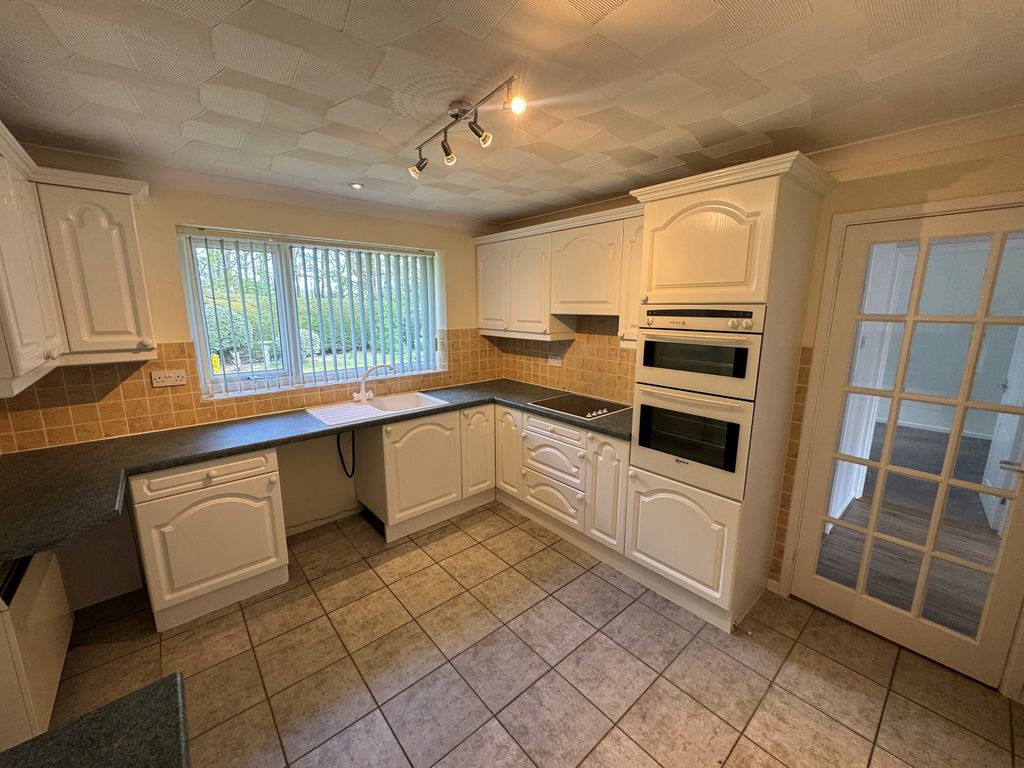 Property photo 2 of 12 Image