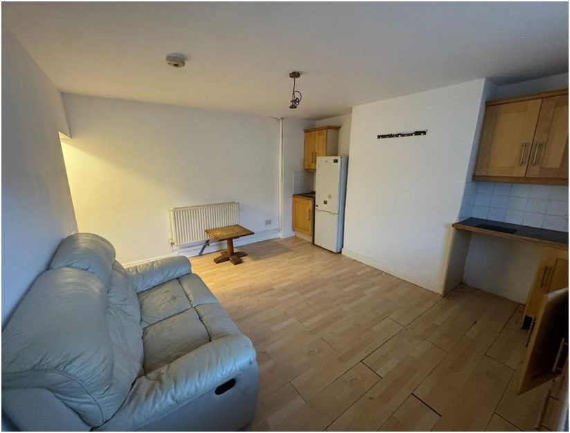 Property photo 2 of 6 Kitchen - Diner