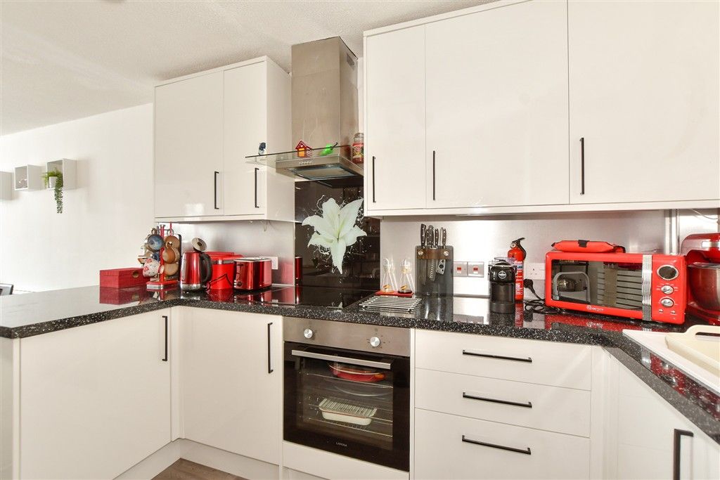 Property photo 3 of 8 Lounge/Kitchen