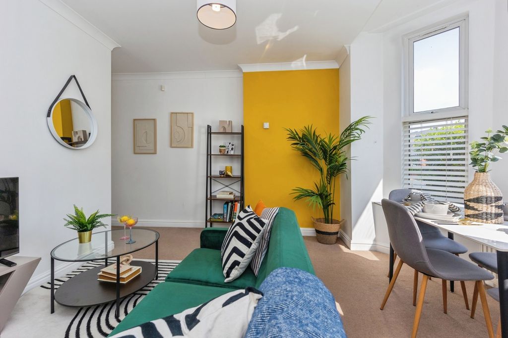 Property photo 1 of 24 Pbox-Img.Jpg