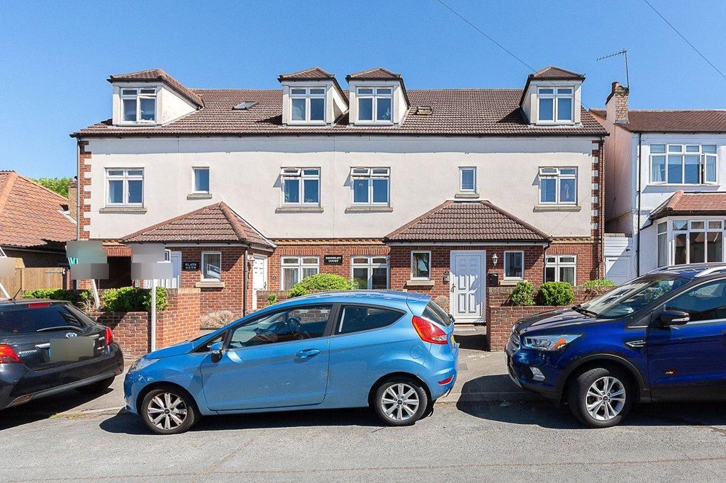 Property photo 1 of 8 Photo 0