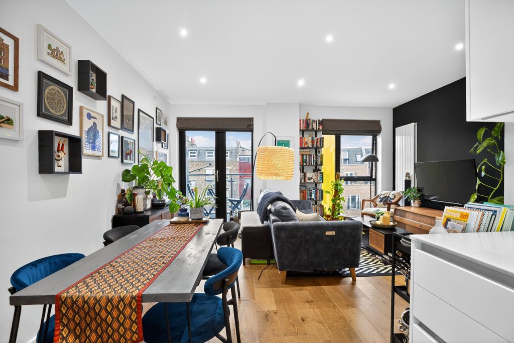 Property photo 2 of 11