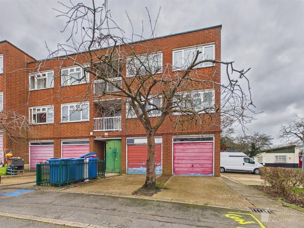 Property photo 1 of 4