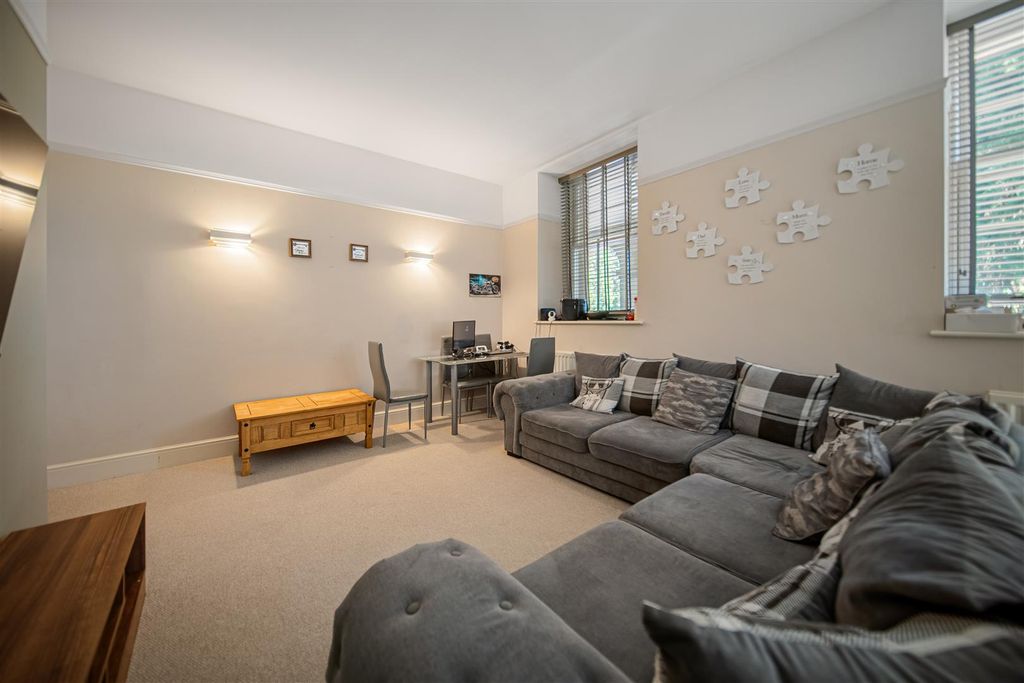 Property photo 2 of 11 St Andrews Park-06.Jpg