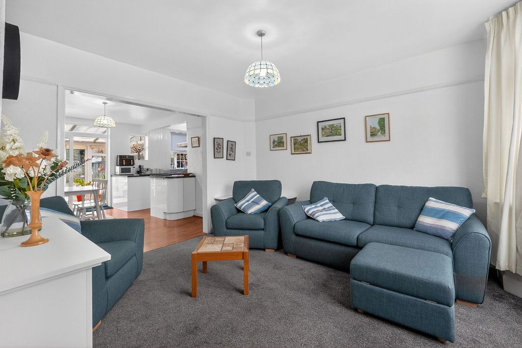 Property photo 3 of 31