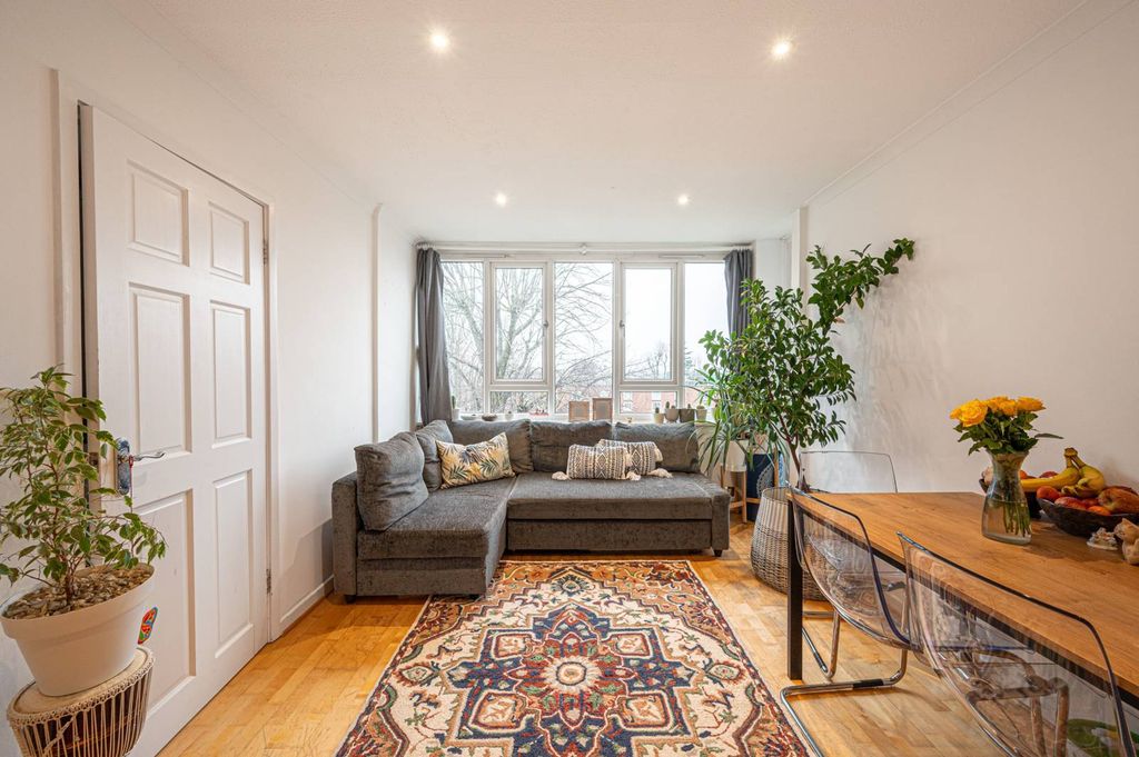 Property photo 2 of 5