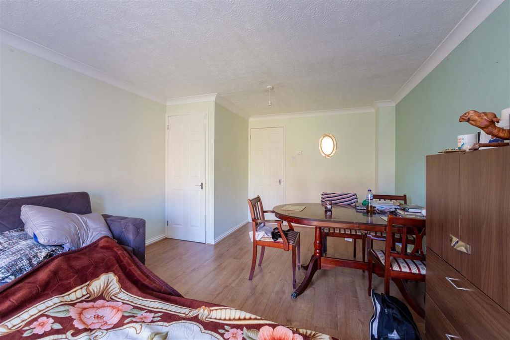Property photo 3 of 12 11 Trumper Way-8.Jpg