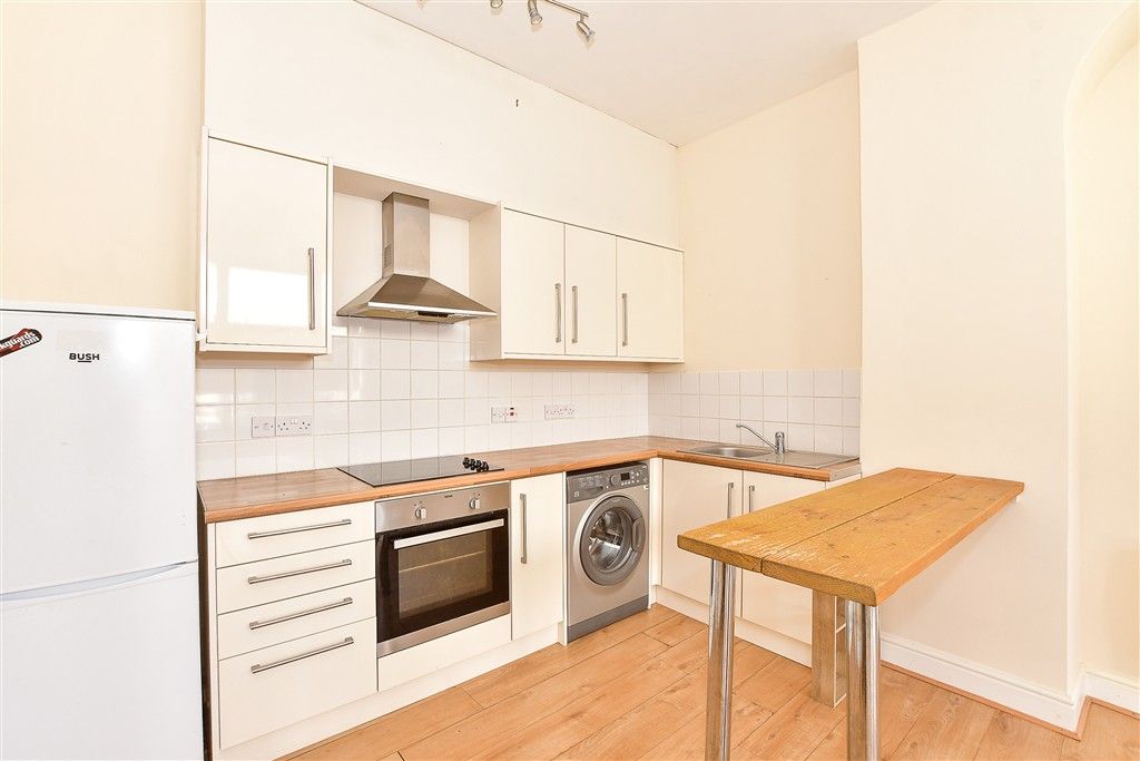 Property photo 1 of 10 Lounge/ Kitchen