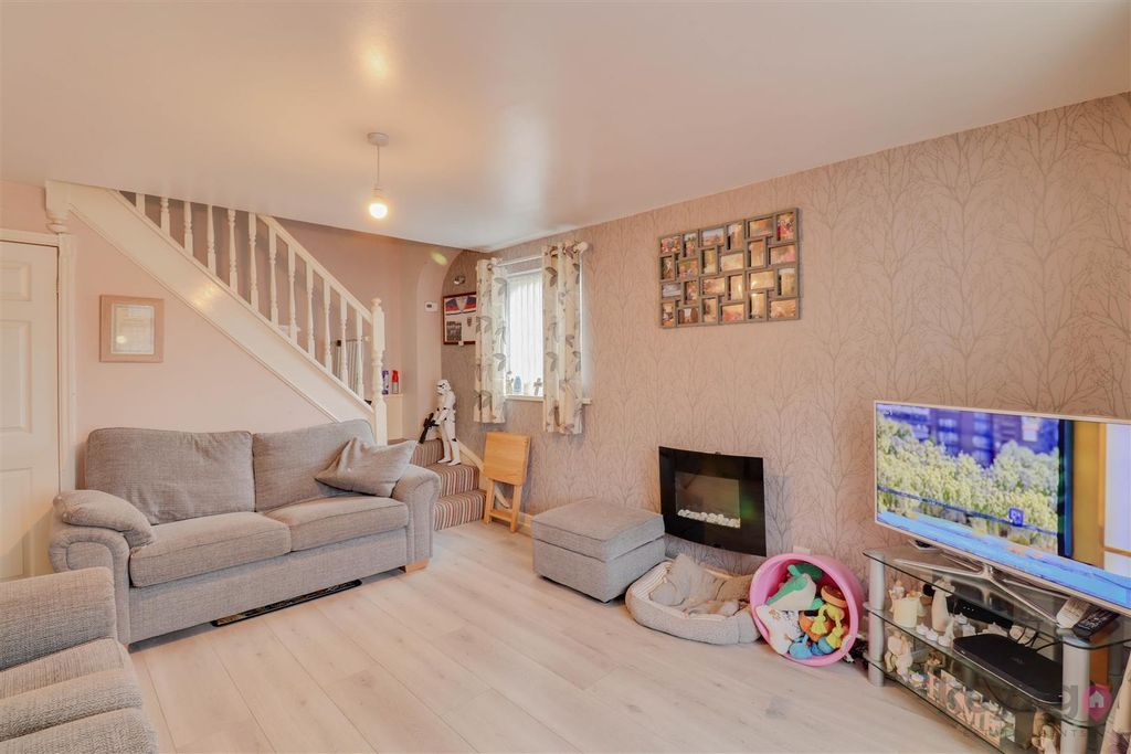 Property photo 2 of 18 Img_7013-Img_7015.Jpg