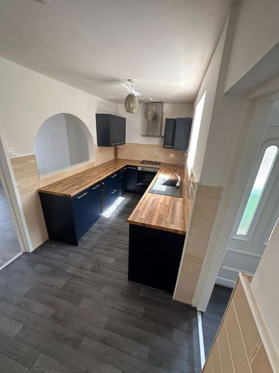 Property photo 2 of 11 Photo 6