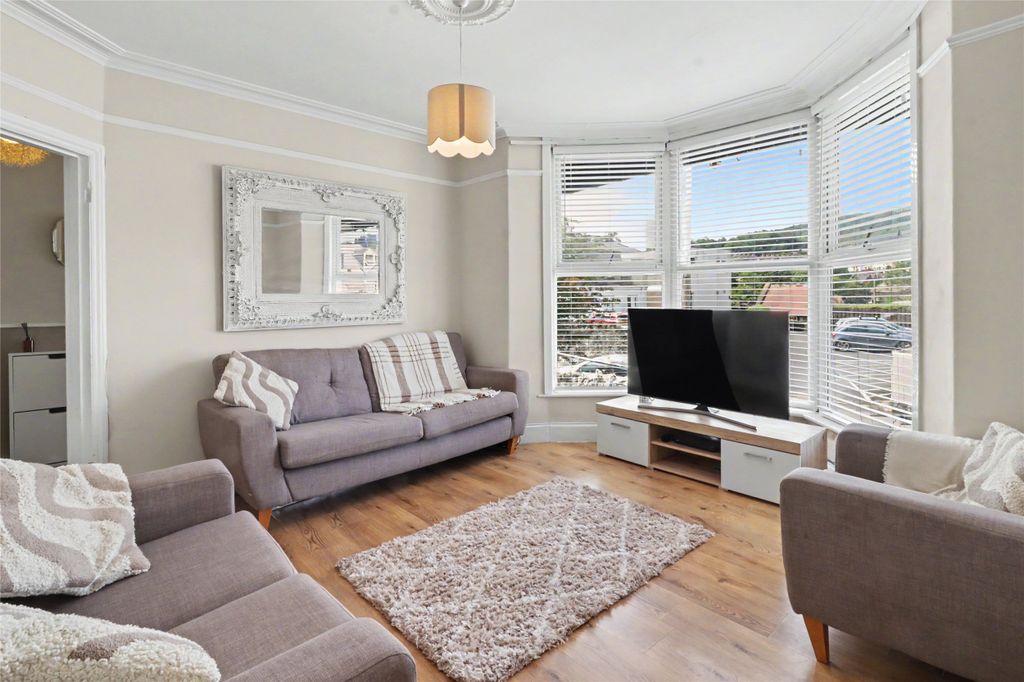 Property photo 2 of 16 2 - Picture No. 04