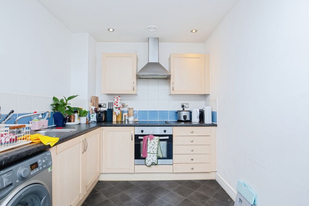 Property photo 3 of 14 Kitchen