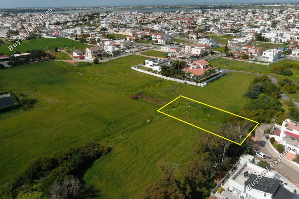 Property photo 1 of 3