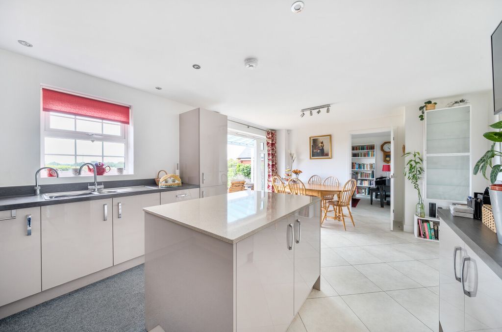 Property photo 3 of 25 1476670-21-6A32E2...