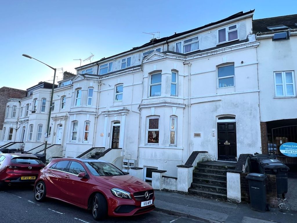 Property photo 1 of 2