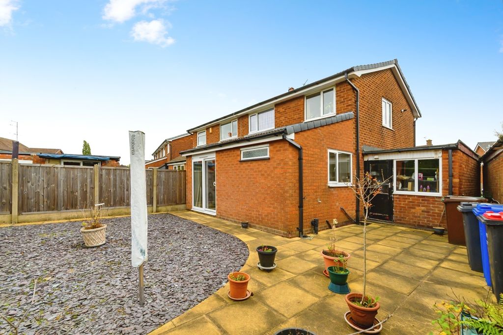 Property photo 2 of 17 Photo